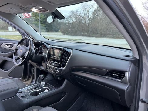 Used 2019 Chevrolet Traverse LT image 29