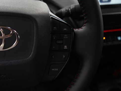 Used 2025 Toyota Prius Plug-In Hybrid image 20