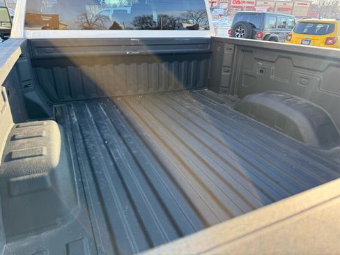 Used 2025 Chevrolet Silverado 2500 Custom w/ Custom Value Package image 18