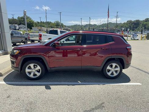 Used 2021 Jeep Compass Latitude w/ Convenience Group AWD/4WD image 2