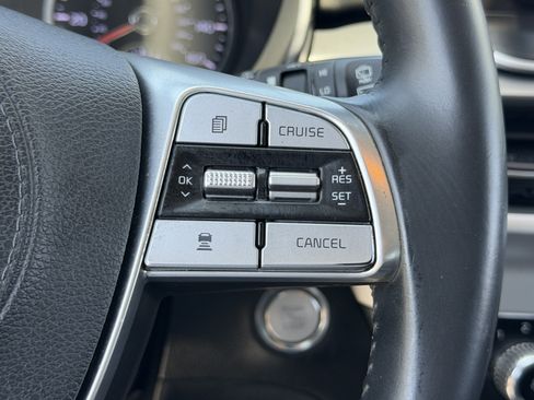 Used 2020 Kia Telluride LX AWD/4WD image 19