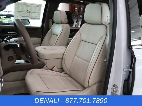 New 2026 GMC Yukon Denali w/ Denali Reserve Package AWD/4WD image 13