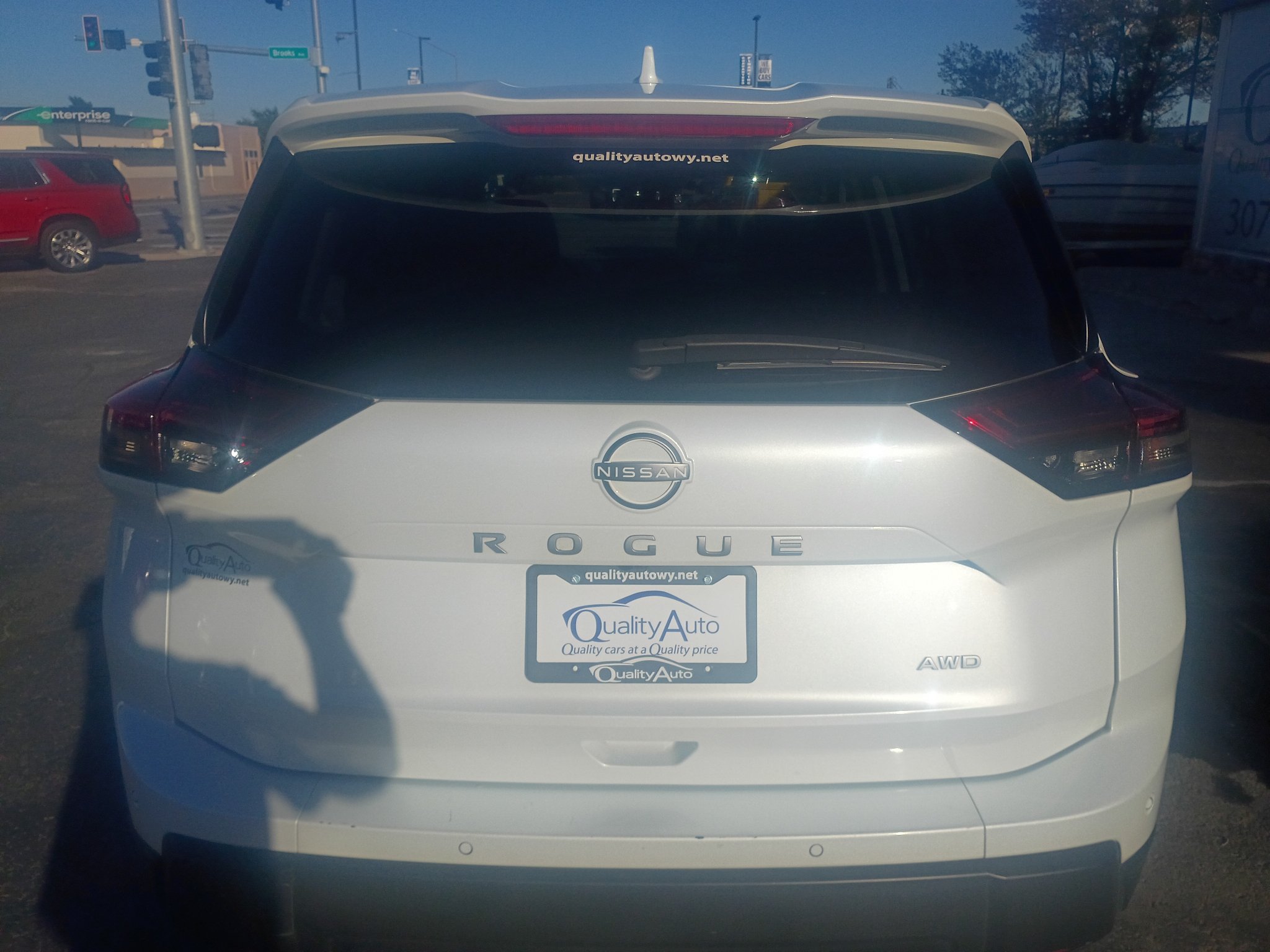 Used 2025 Nissan Rogue SV AWD/4WD image 7