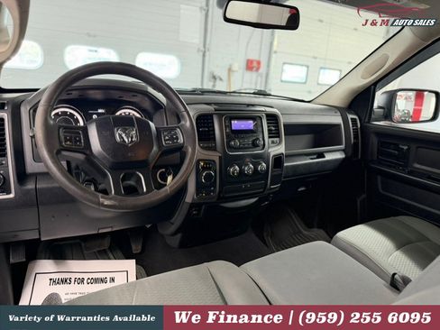 Used 2018 RAM 1500 Express AWD/4WD image 34