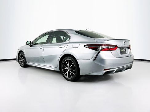 Used 2022 Toyota Camry SE image 5