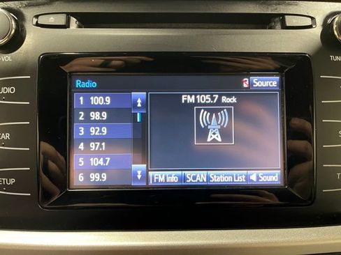 Used 2018 Toyota Highlander LE image 33