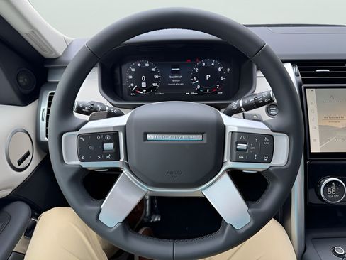 Certified 2026 Land Rover Discovery Limited Edition AWD/4WD image 19