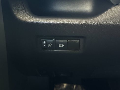 Used 2025 Toyota RAV4 LE AWD/4WD image 25