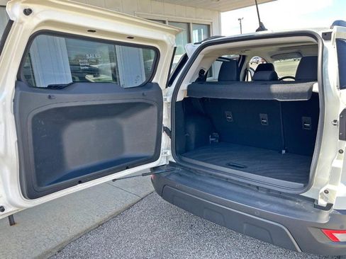 Used 2021 Ford EcoSport SE FWD image 12