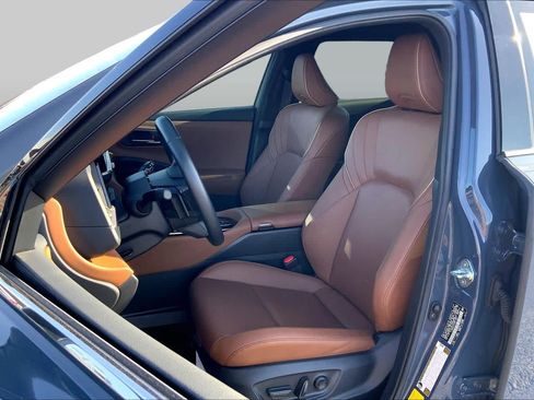 Used 2025 Toyota Crown Signia w/ Advanced Technology Package AWD/4WD image 8