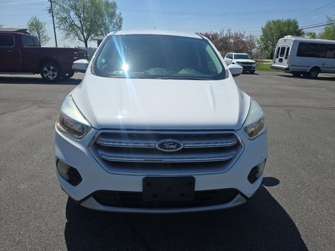 Used 2017 Ford Escape SE AWD/4WD image 3
