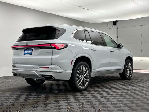 New 2026 Buick Enclave Avenir image 10