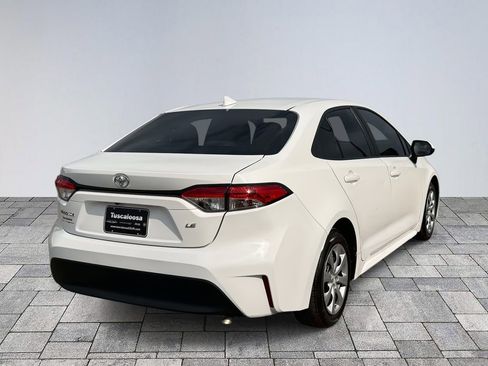 Used 2025 Toyota Corolla LE image 7