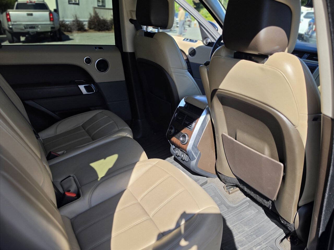 Used 2019 Land Rover Range Rover Sport HSE AWD/4WD image 31
