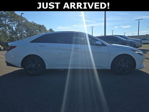 Certified 2022 Hyundai Elantra Blue image 3