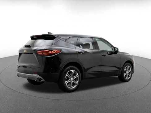 Used 2025 Chevrolet Blazer LT FWD image 7