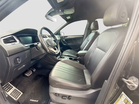 Used 2022 Volkswagen Tiguan SE R-Line image 23