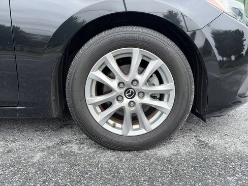 Used 2014 MAZDA MAZDA3 i Touring w/ Technology Package FWD image 28