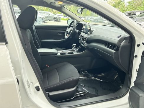 Used 2024 Nissan Sentra SV FWD image 14