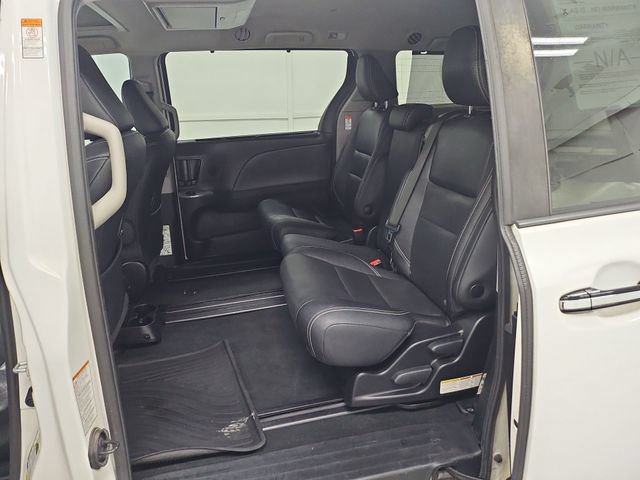 Used 2020 Toyota Sienna SE Premium w/ Nightshade Edition FWD image 27