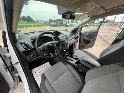 Used 2017 Ford Escape SE FWD image 12
