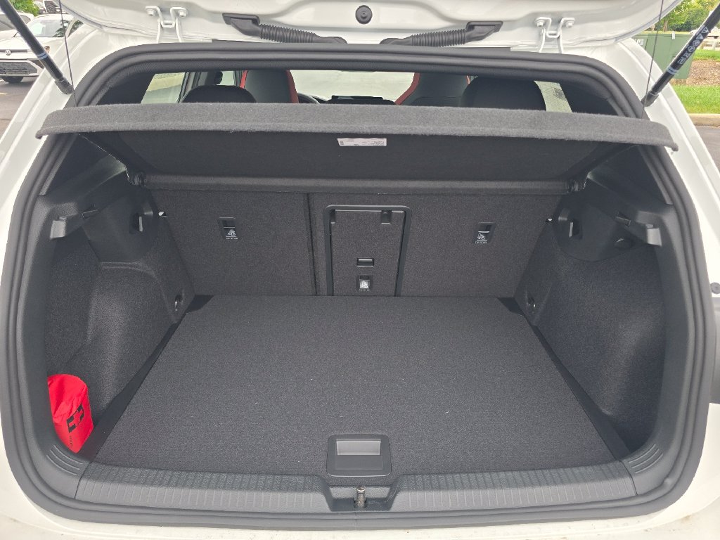 New 2026 Volkswagen GTI SE FWD image 15