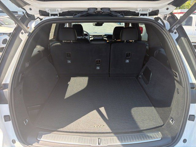 Used 2024 Jeep Grand Cherokee Summit AWD/4WD image 34