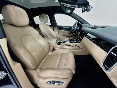 Certified 2021 Porsche Cayenne Coupe AWD/4WD image 30