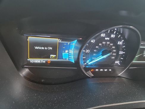 Used 2019 Ford Explorer XLT w/ Equipment Group 202A AWD/4WD image 2