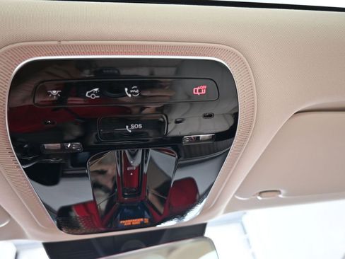 Used 2025 Mercedes-Benz E 350 4MATIC Sedan image 32