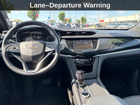 Used 2024 Cadillac XT6 Premium Luxury AWD/4WD image 16