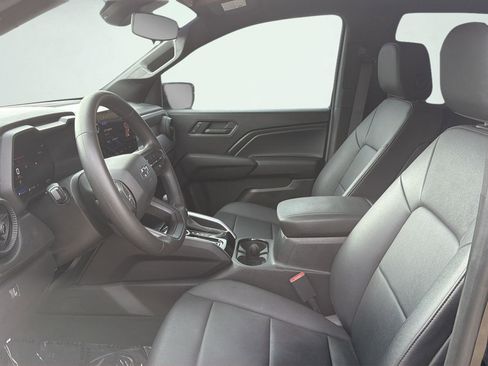 Used 2024 Chevrolet Colorado Trail Boss w/ Safety Package image 9