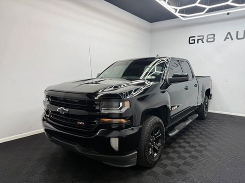 Used 2017 Chevrolet Silverado 1500 LT w/ Midnight Edition image 3