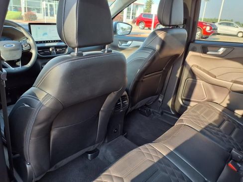 Used 2024 Ford Escape SE w/ PHEV Premium Package FWD image 12