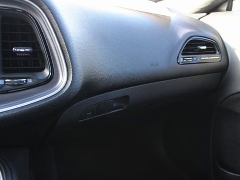 Used 2016 Dodge Challenger R/T image 28