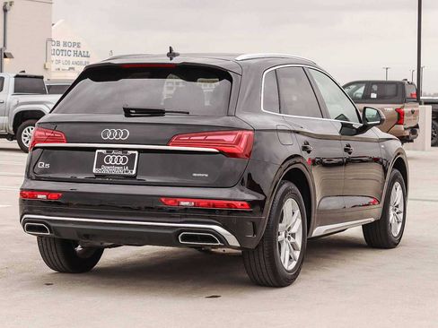 Used 2023 Audi Q5 2.0T Premium w/ Convenience Package AWD/4WD image 4