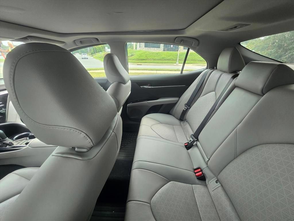 Used 2019 Toyota Camry XSE w/ Driver Assist Package FWD image 5