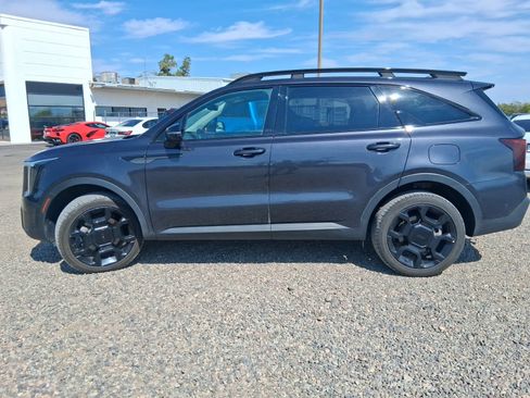 Used 2025 Kia Sorento SX AWD/4WD image 2