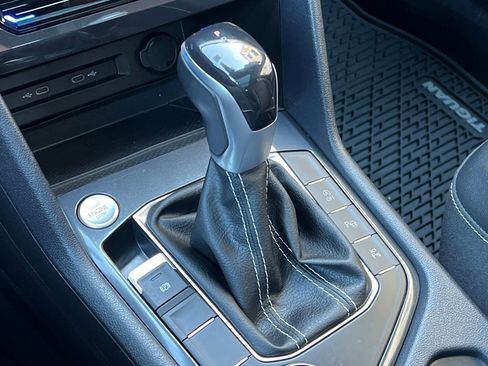 Used 2023 Volkswagen Tiguan SEL R-Line image 22