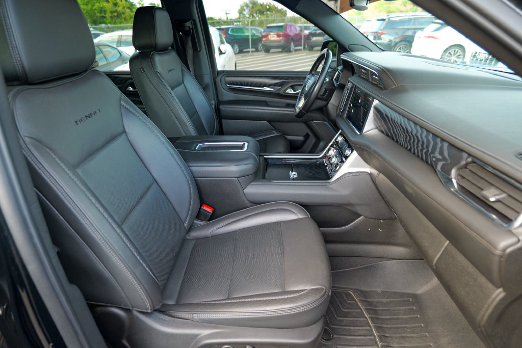 Used 2022 GMC Yukon XL Denali AWD/4WD image 36
