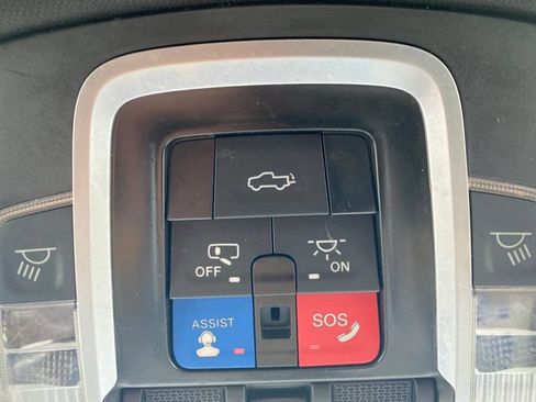 Used 2023 RAM 1500 Laramie AWD/4WD image 29