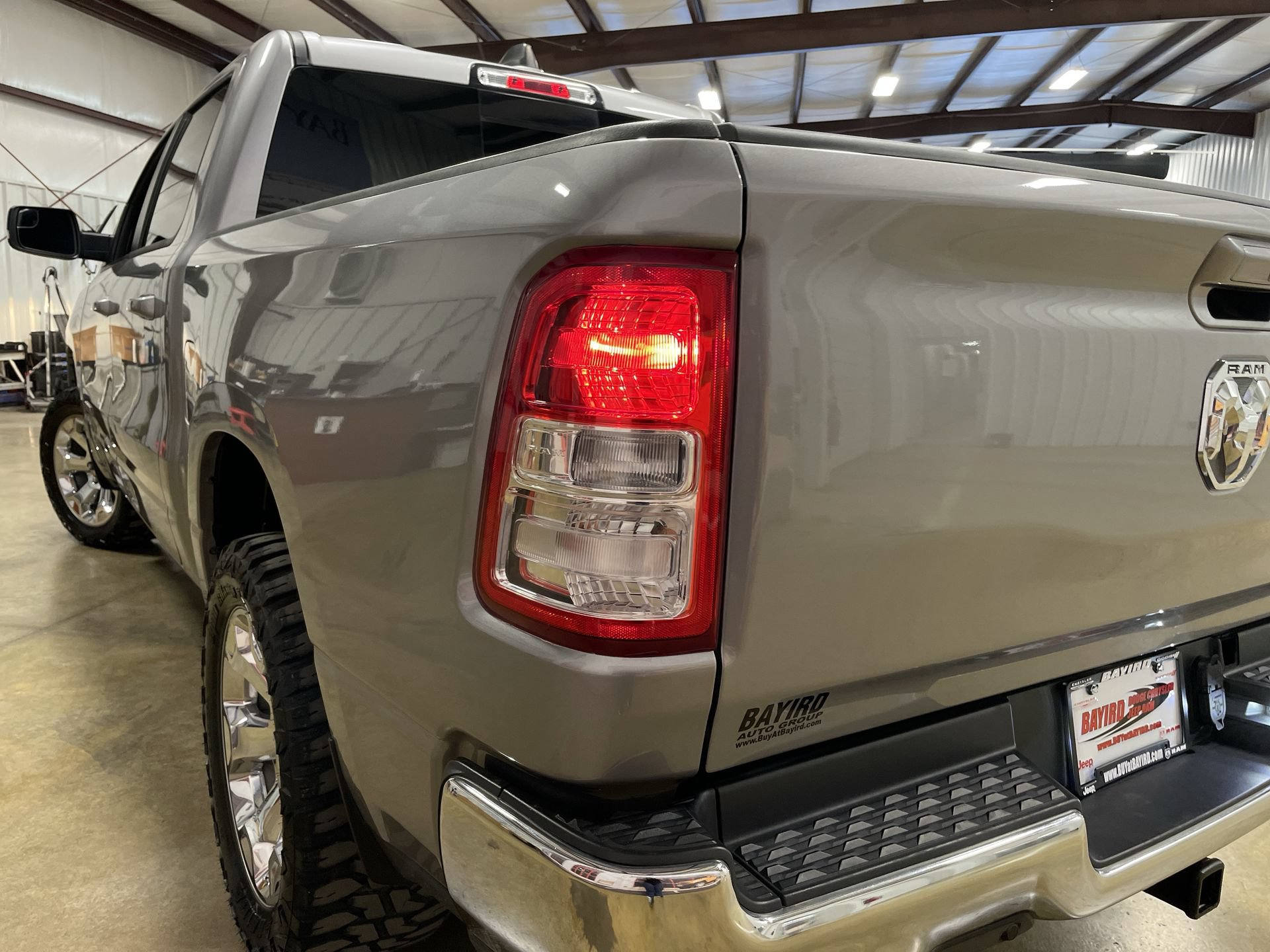 Used 2021 RAM 1500 4x4 Crew Cab image 24