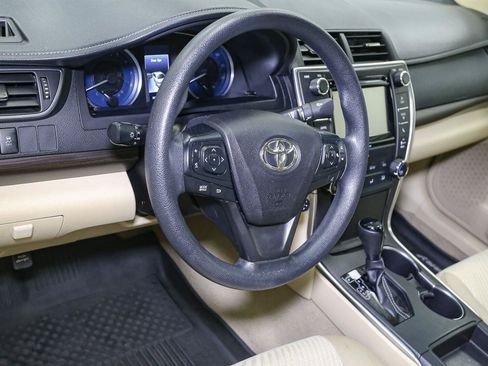 Used 2017 Toyota Camry LE w/ Moonroof Package FWD image 22