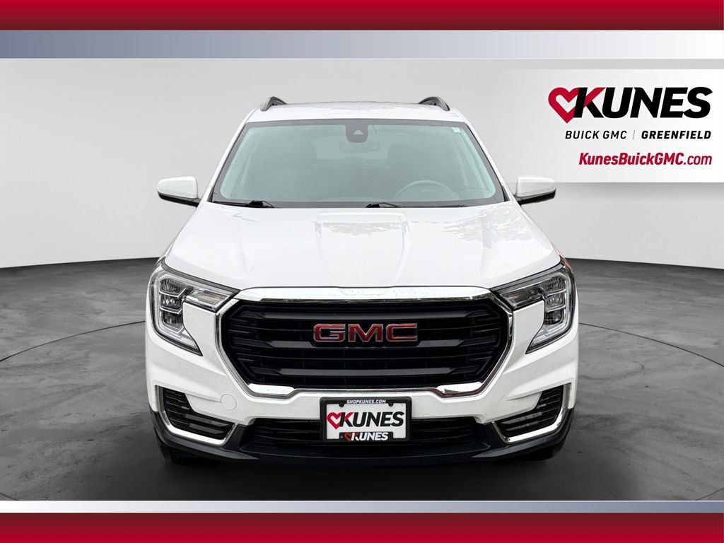 Used 2022 GMC Terrain SLE w/ Driver Convenience Package AWD/4WD image 4