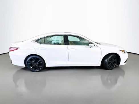 New 2025 Lexus ES 300h F Sport image 8