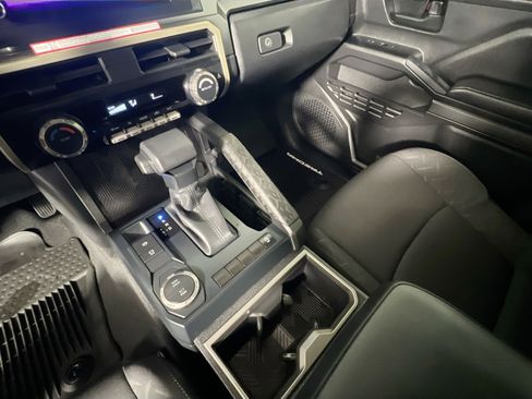 Used 2025 Toyota Tacoma SR5 image 26