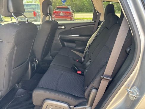 Used 2019 Dodge Journey SE w/ Blacktop Package FWD image 19