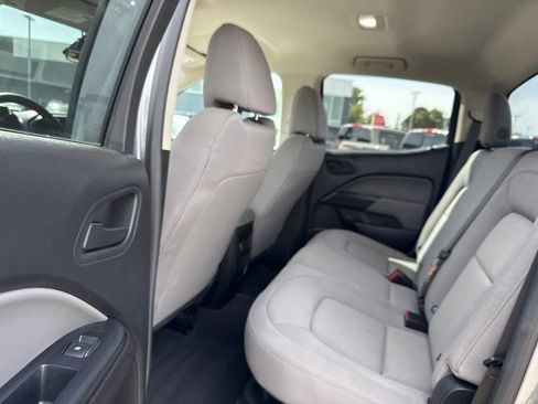 Used 2022 Chevrolet Colorado W/T w/ WT Convenience Package RWD image 25