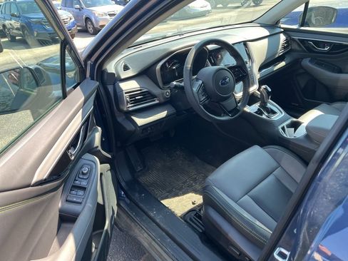 Used 2025 Subaru Outback Onyx Edition image 10