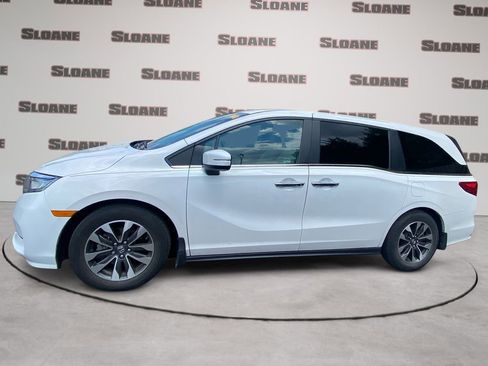 Used 2024 Honda Odyssey EX-L image 2